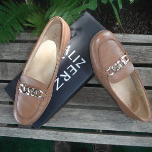 Naturalizer 10M leather slip-on ; saddle leather